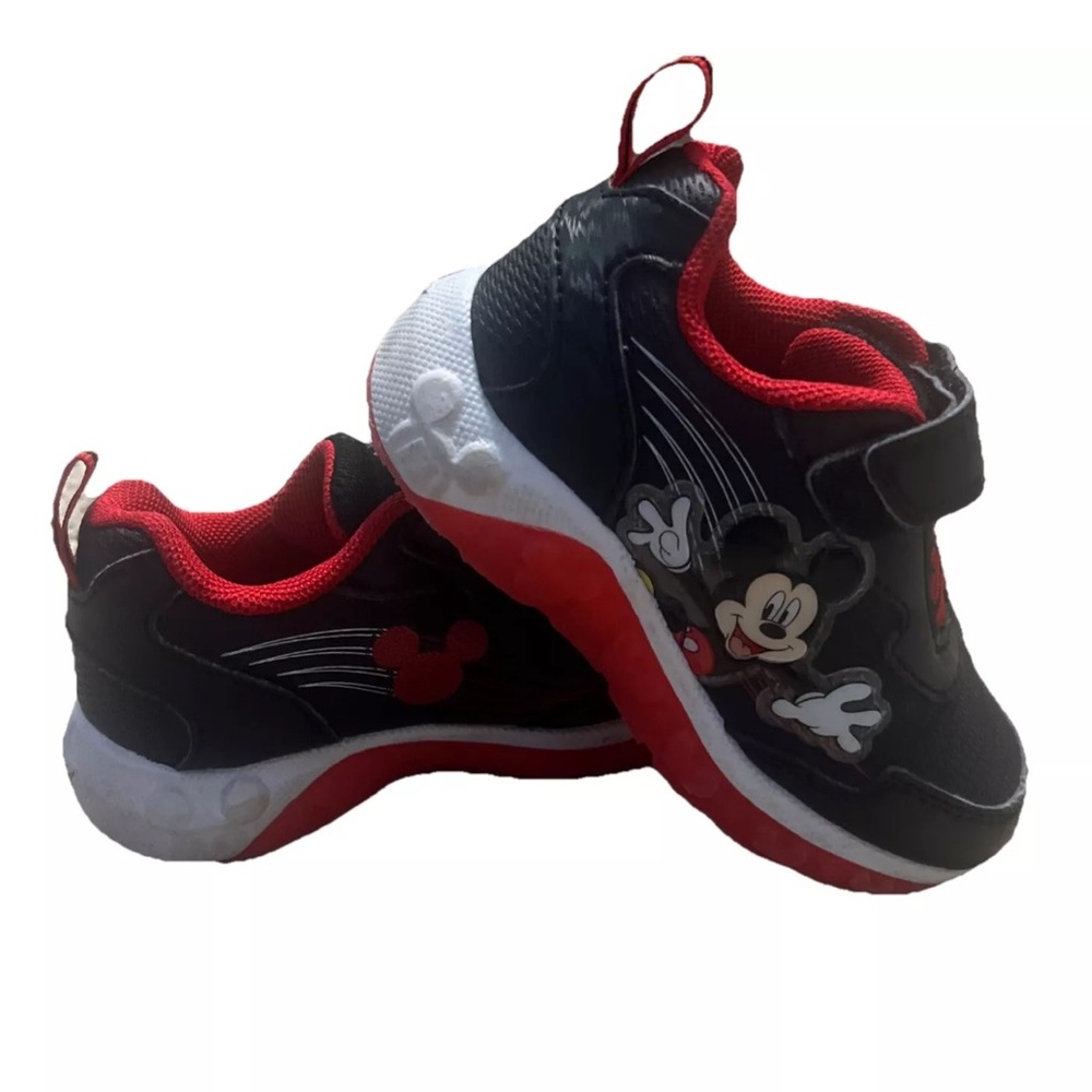 Disney Micky mouse boy light -up shoes sneakers toddler size 7